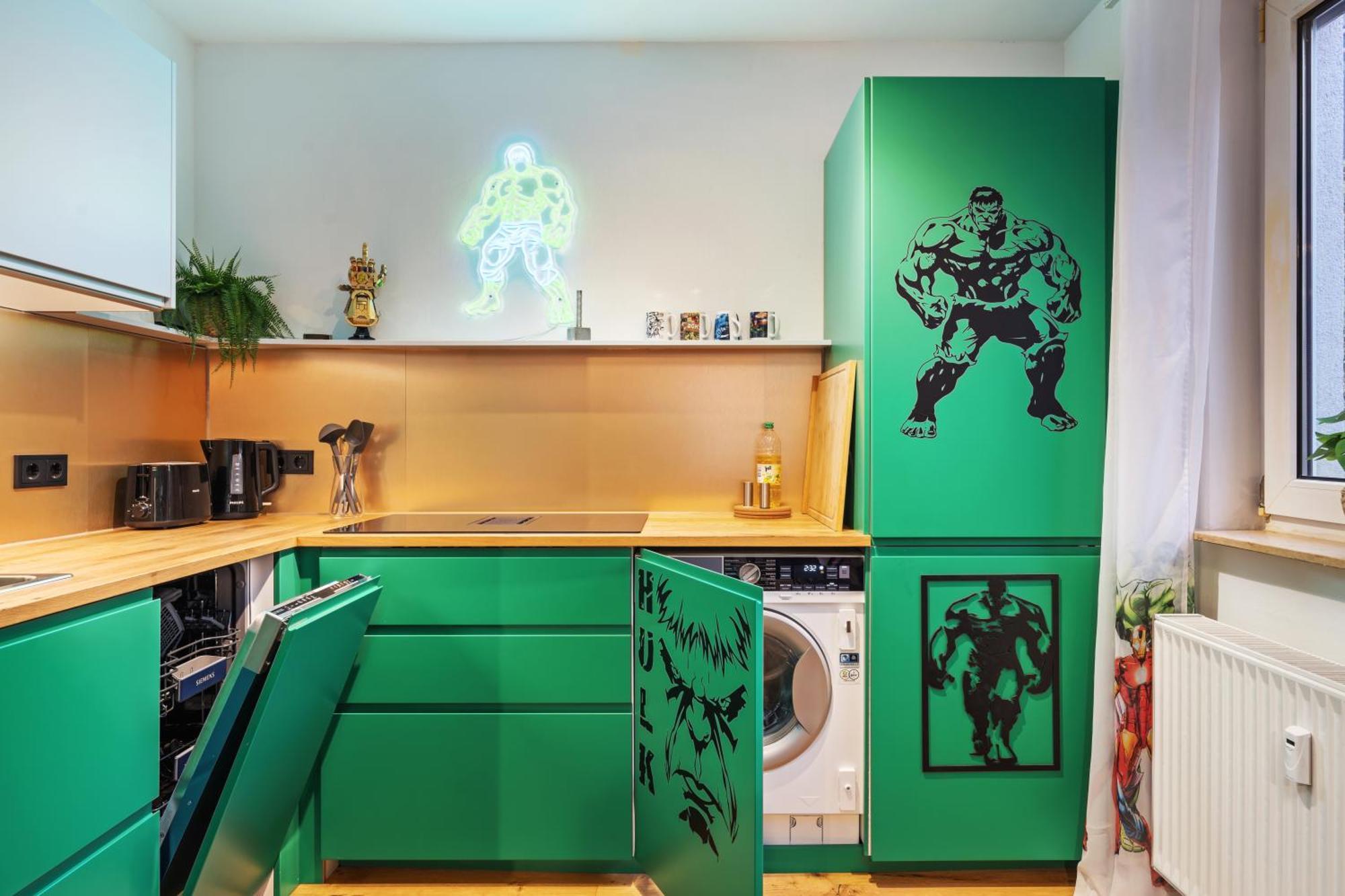 Edler Wohnraum Disney Marvel Studio Mit Balkon, Boxspringbett, Kaffeevollautomat, Lift & Parkplatz Chemnitz Eksteriør billede